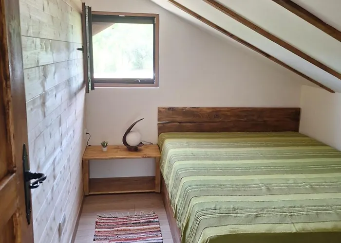 シャレー Brvnara Beni *