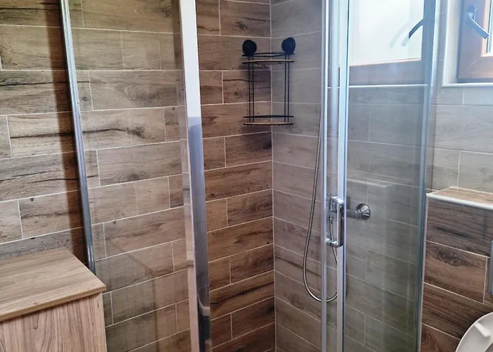 シャレー Brvnara Beni *